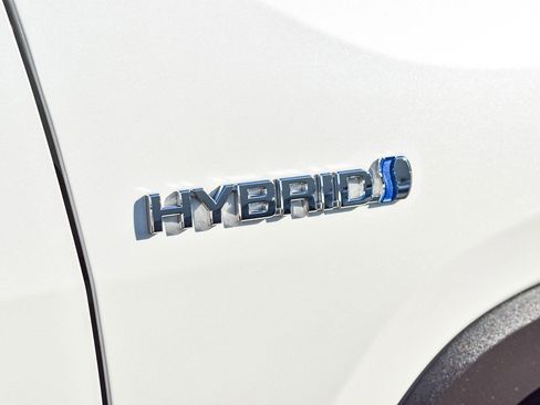 Used 2019 Toyota RAV4 Limited image 11