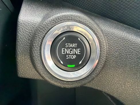 Used 2023 Chevrolet TrailBlazer LT FWD image 35