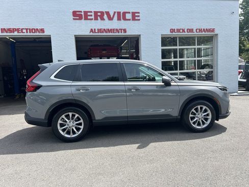 Used 2024 Honda CR-V EX image 1