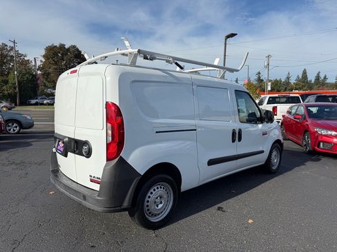 Used 2018 RAM ProMaster City Tradesman image 9