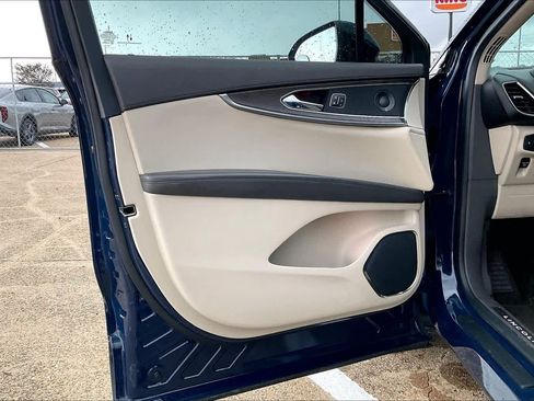 Used 2020 Lincoln Nautilus Reserve image 27