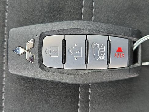 Used 2025 Mitsubishi Outlander SE AWD/4WD image 36