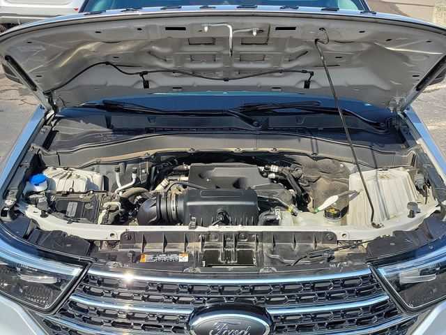 Used 2020 Ford Explorer XLT w/ Equipment Group 202A AWD/4WD image 34
