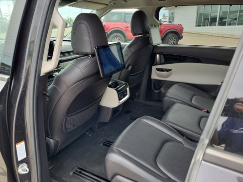 Used 2022 Kia Carnival SX FWD image 13