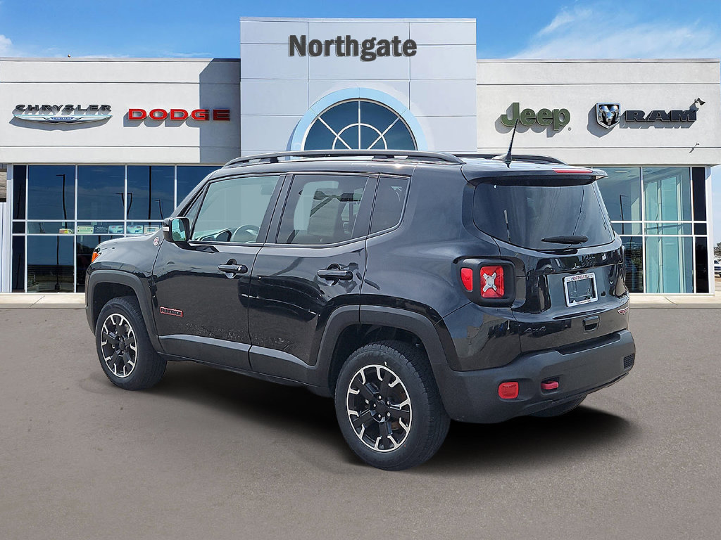 Used 2023 Jeep Renegade Trailhawk AWD/4WD image 3