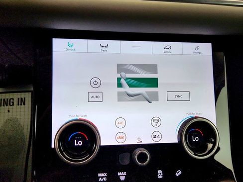 Used 2020 Land Rover Range Rover Evoque SE image 17