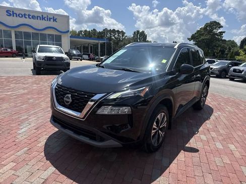 Used 2023 Nissan Rogue SV w/ SV Premium B Package FWD image 32