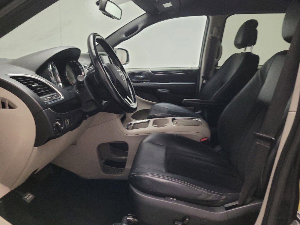 Used 2017 Dodge Grand Caravan SXT FWD image 17