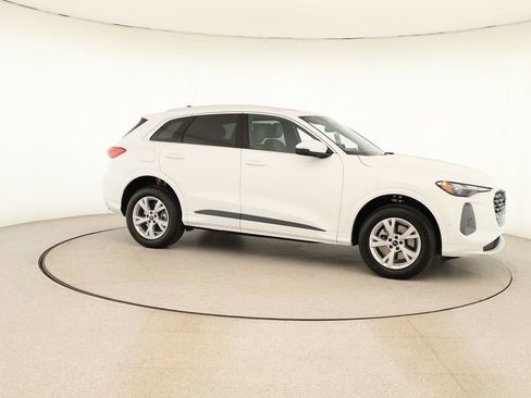 New 2025 Audi Q5 Premium AWD/4WD image 9