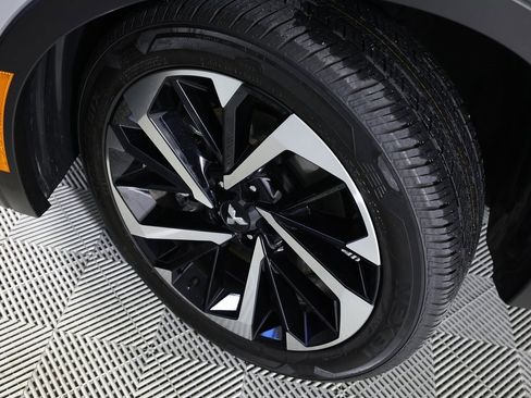 Used 2024 Mitsubishi Outlander SE image 40