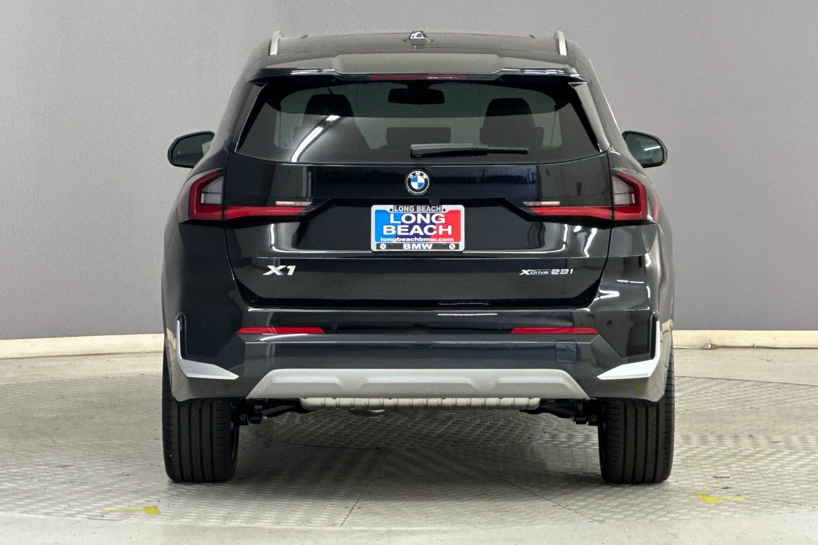 Used 2025 BMW X1 xDrive28i w/ Convenience Package AWD/4WD image 10