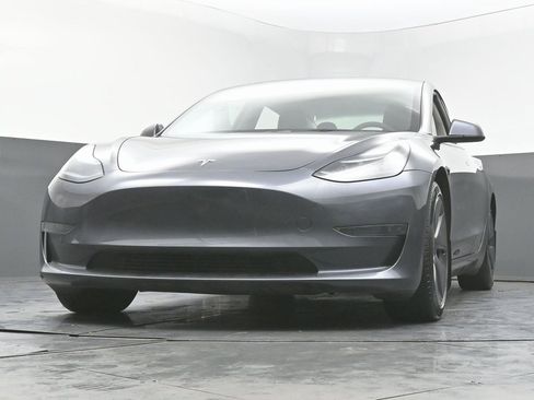 Used 2023 Tesla Model 3 Standard Range image 47