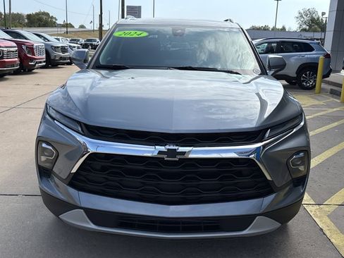 Used 2024 Chevrolet Blazer LT w/ Convenience Package FWD image 11