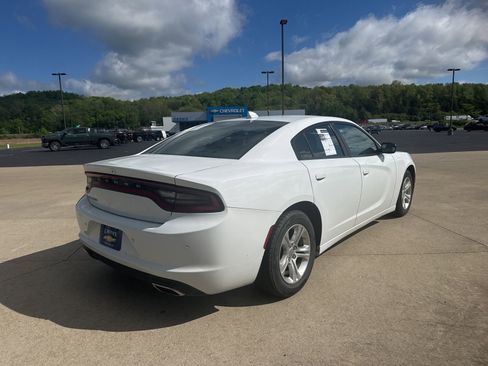 Used 2023 Dodge Charger SXT RWD image 4