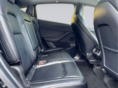 Used 2021 Tesla Model Y Long Range AWD/4WD image 20