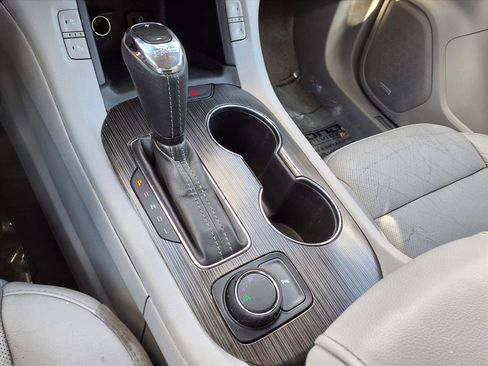 Used 2018 GMC Acadia SLT image 24