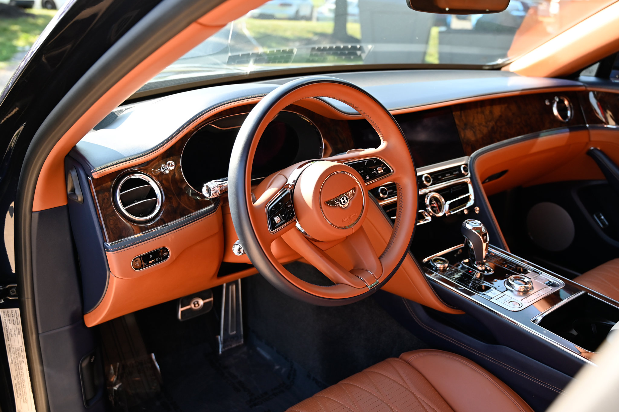 Used 2022 Bentley Flying Spur V8 AWD/4WD image 16