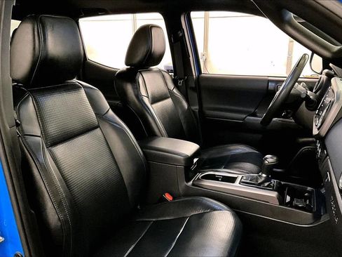 Used 2020 Toyota Tacoma TRD Off-Road image 7