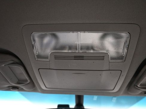 Used 2016 Toyota Camry SE image 17