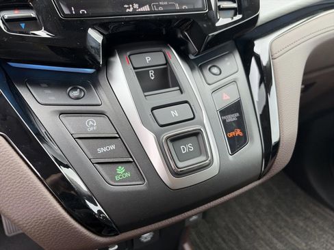 New 2026 Honda Odyssey Touring image 15