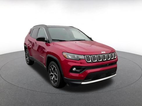 Used 2025 Jeep Compass Limited image 3