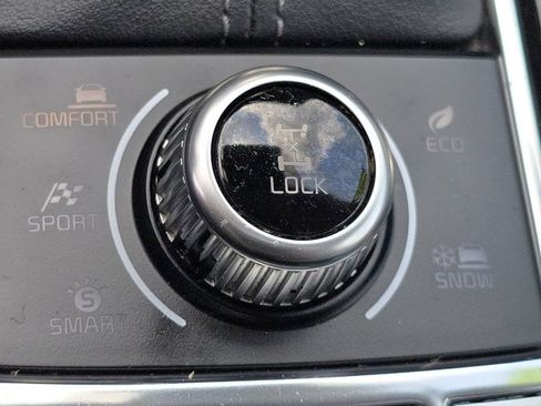 Used 2020 Kia Telluride S w/ S 8 Passenger Seating Package AWD/4WD image 31