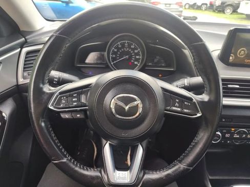 Used 2018 MAZDA MAZDA3 Touring FWD image 12