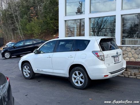 Used 2014 Toyota RAV4 EV image 3