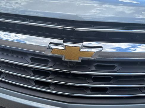 Used 2025 Chevrolet Traverse LT w/ Driver Confidence Package FWD image 34