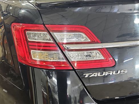 Used 2016 Ford Taurus Limited image 39