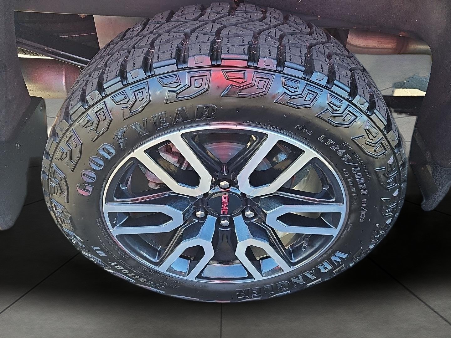 Used 2023 GMC Sierra 1500 AT4 w/ Technology Package AWD/4WD image 10