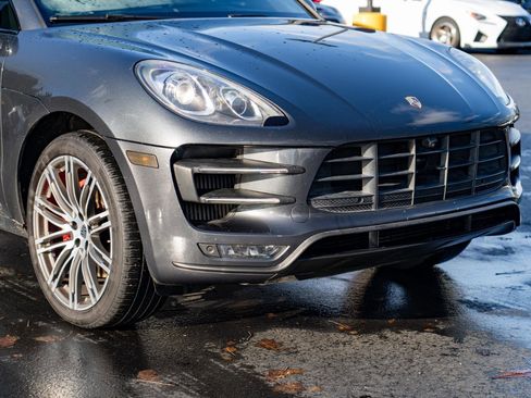 Used 2018 Porsche Macan Turbo AWD/4WD image 8