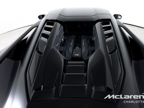 Used 2024 Lamborghini Revuelto AWD/4WD image 27