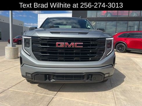 Used 2025 GMC Sierra 1500 Elevation image 2