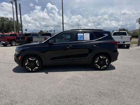 Used 2024 Kia Seltos SX w/ SX Sunroof Package AWD/4WD image 9