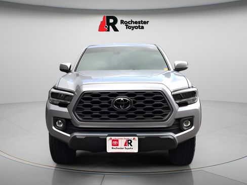Certified 2020 Toyota Tacoma TRD Off-Road w/ TRD Premium Off Road Package AWD/4WD image 2