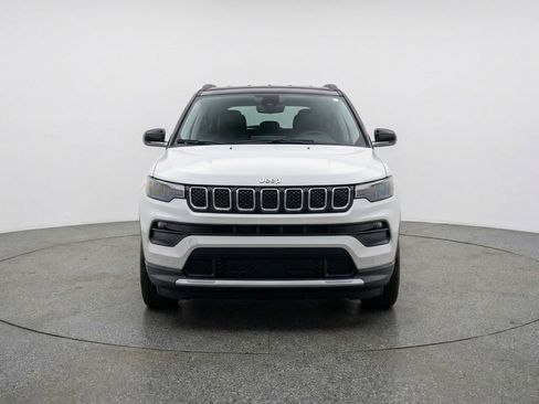 Used 2025 Jeep Compass Limited AWD/4WD image 2