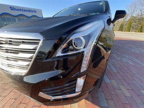 Used 2019 Cadillac XT5 Base image 5