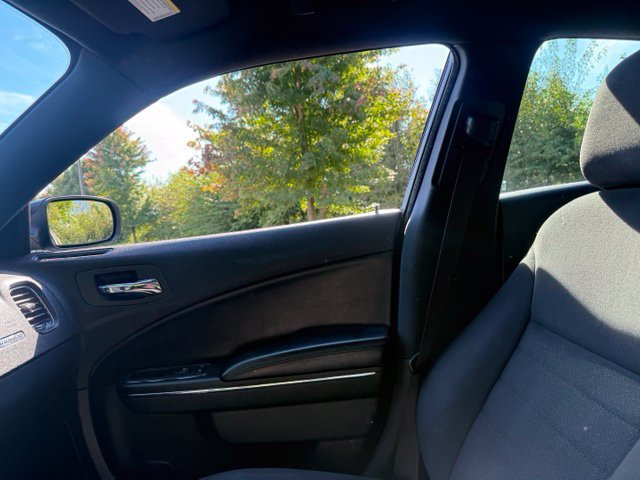 Used 2012 Dodge Charger SE RWD image 13