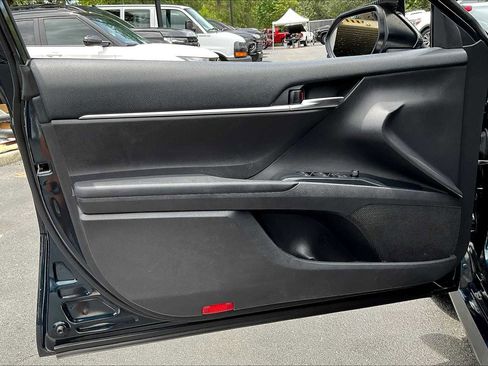 Used 2020 Toyota Camry LE FWD image 21