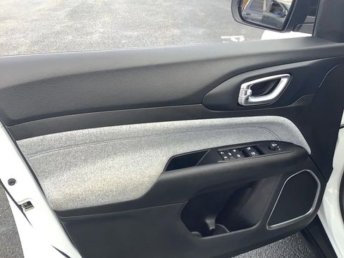 Certified 2022 Jeep Compass Latitude w/ Convenience Group image 13