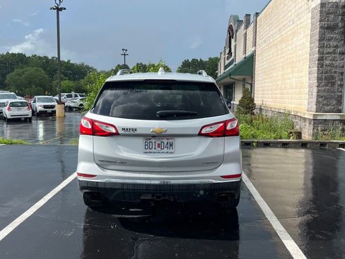 Used 2019 Chevrolet Equinox Premier FWD image 4