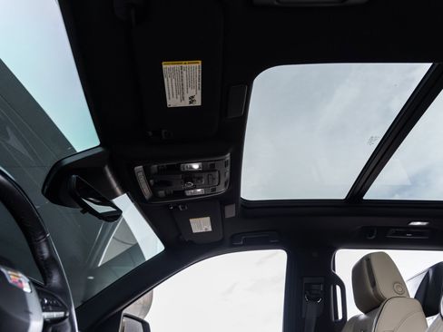 Used 2023 Cadillac Escalade Premium Luxury image 21