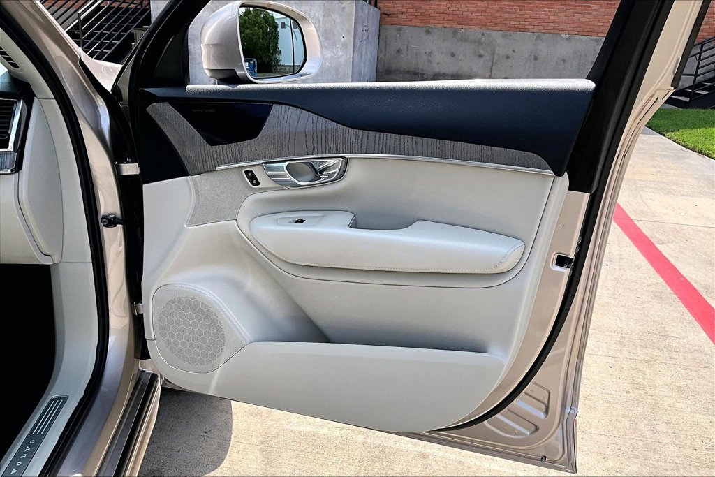 Certified 2025 Volvo XC90 B6 Plus w/ Protection Package AWD/4WD image 25