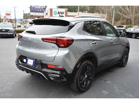 Used 2024 Buick Encore GX Sport Touring image 5