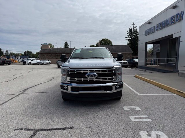 Certified 2025 Ford F250 XLT AWD/4WD image 3