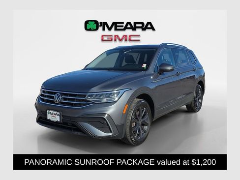 Used 2023 Volkswagen Tiguan SE w/ Panoramic Sunroof Package image 1