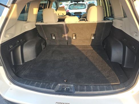 Used 2019 Subaru Forester AWD/4WD image 6