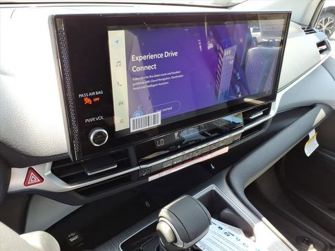 New 2026 Toyota Sienna XLE AWD/4WD image 17