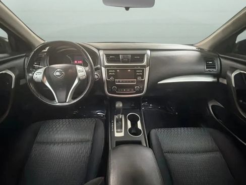 Used 2016 Nissan Altima 2.5 SV FWD image 9